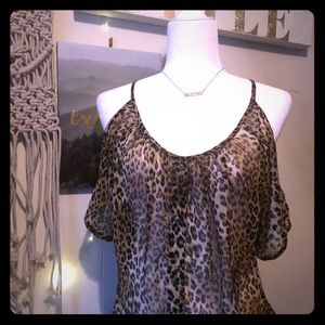 2️⃣ in 1️⃣ Forever 21 sweatshirt & leopard blouse